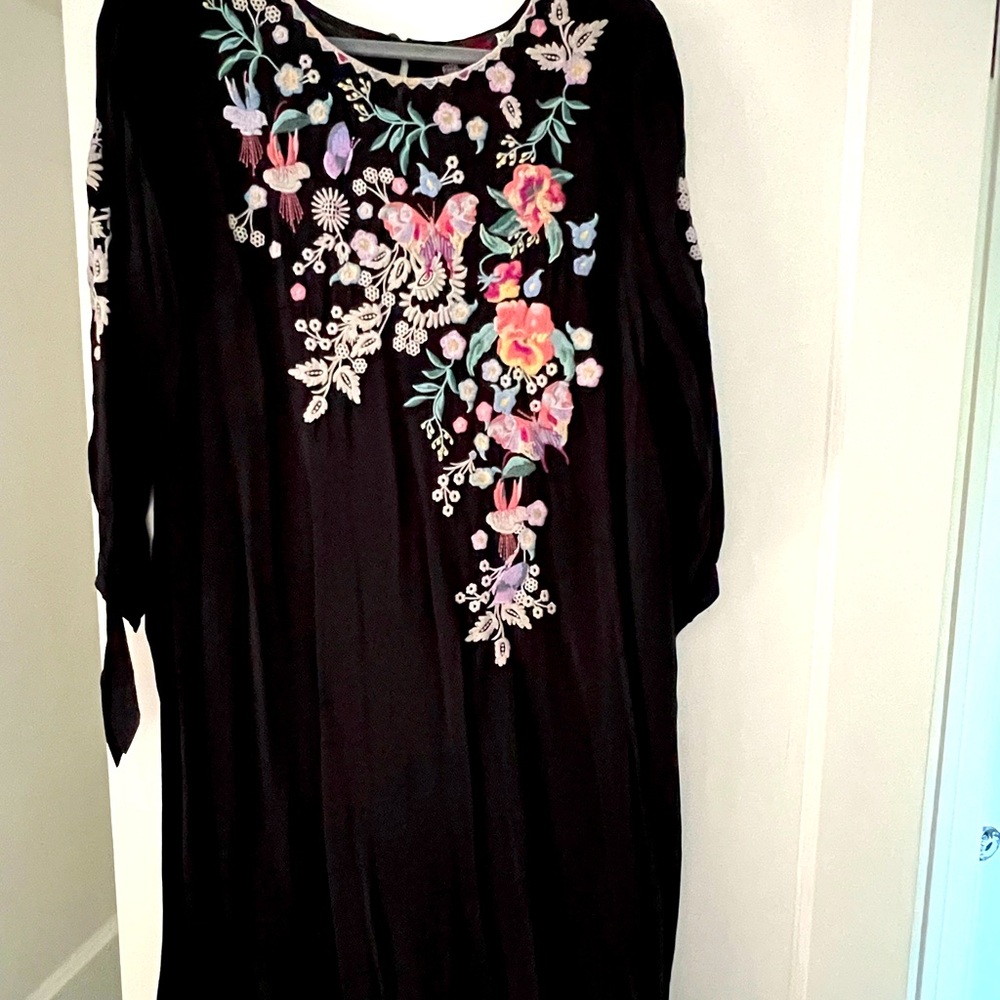 NEVER WORN WOMES JOHNNY WAS DRESS - SIZE MEDIUM